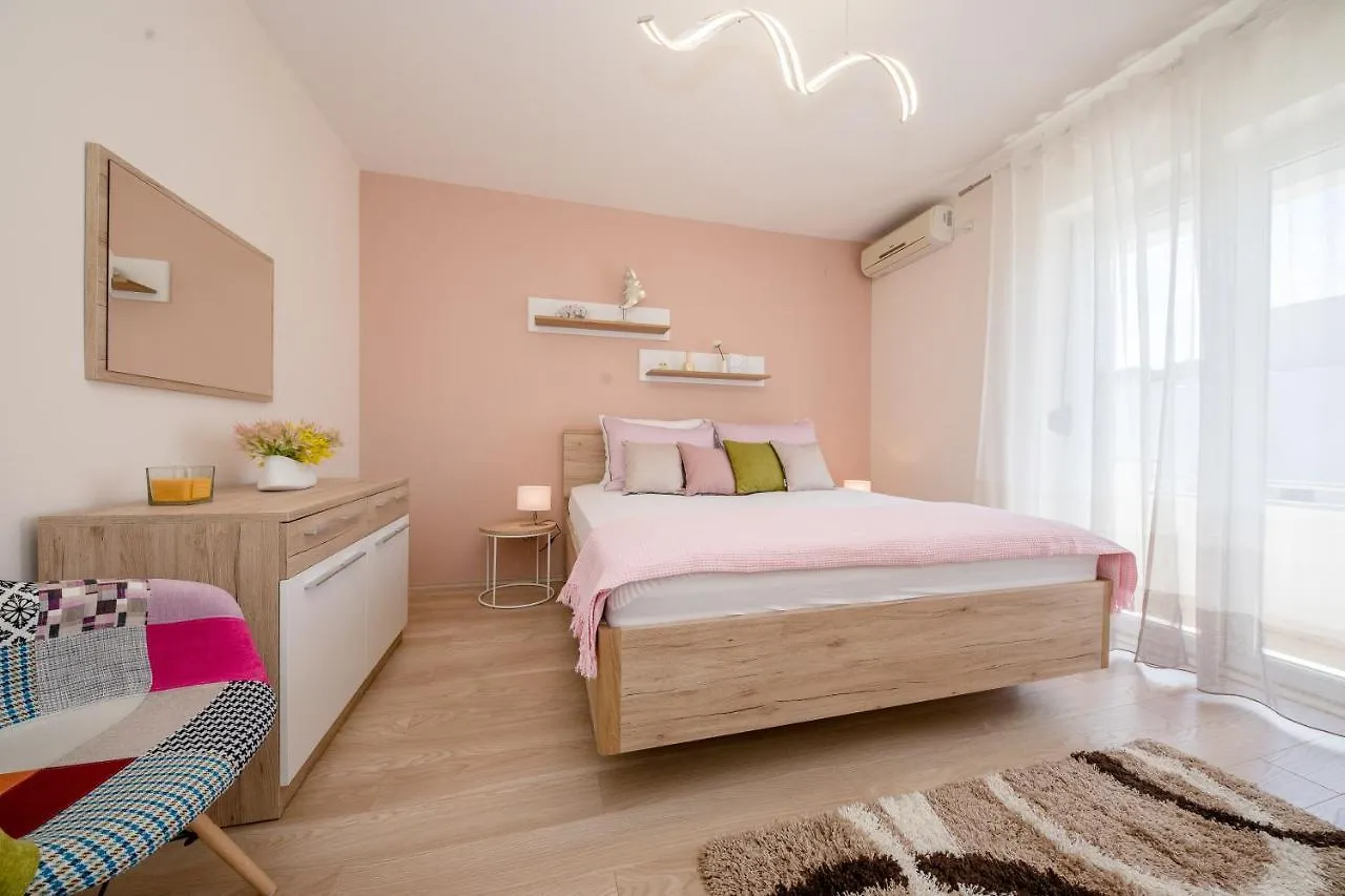 Apartments Luka Rab Town 0*,
