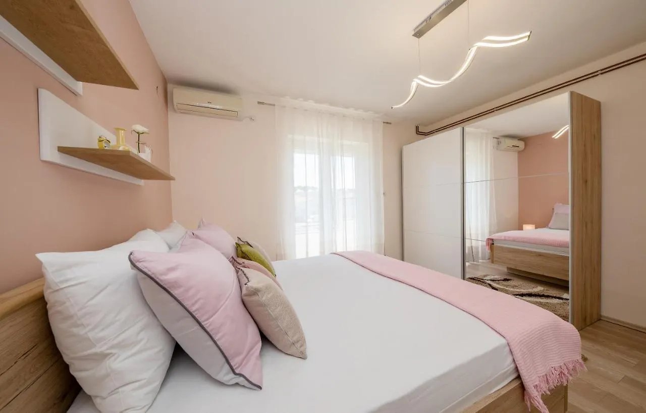 Apartments Luka Rab Town