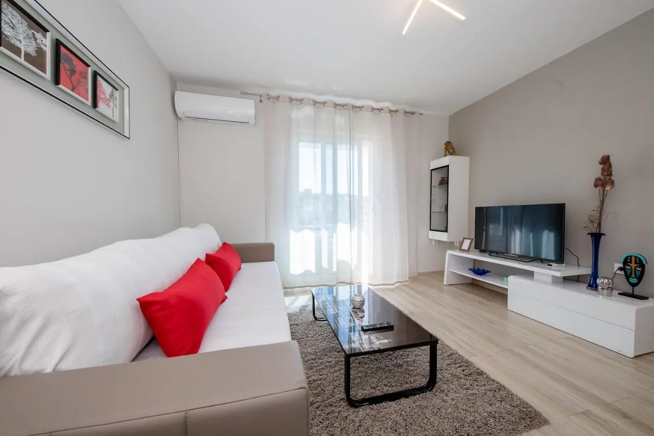 Apartments Luka Rab Town 0*,