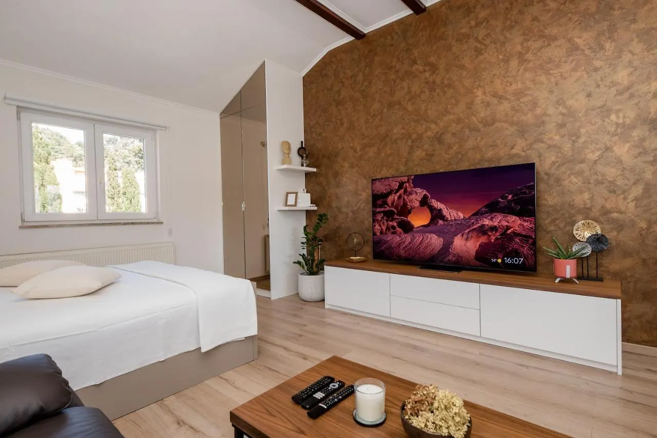 Apartments Luka Rab Town 0*,